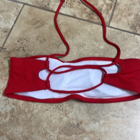 Woman’s swim top NWOT - Picture 2 of 2